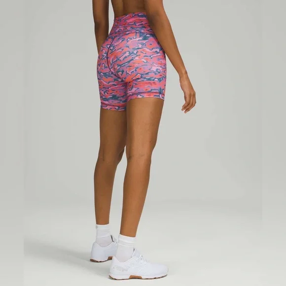 Wunder Train High-Rise Short Chroma Clash Multi 4 great condition smoke pet free - Picture 4 of 4